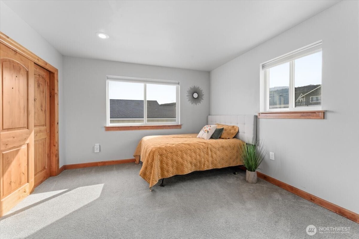 225 E Marine View Drive , Orondo, WA 98843