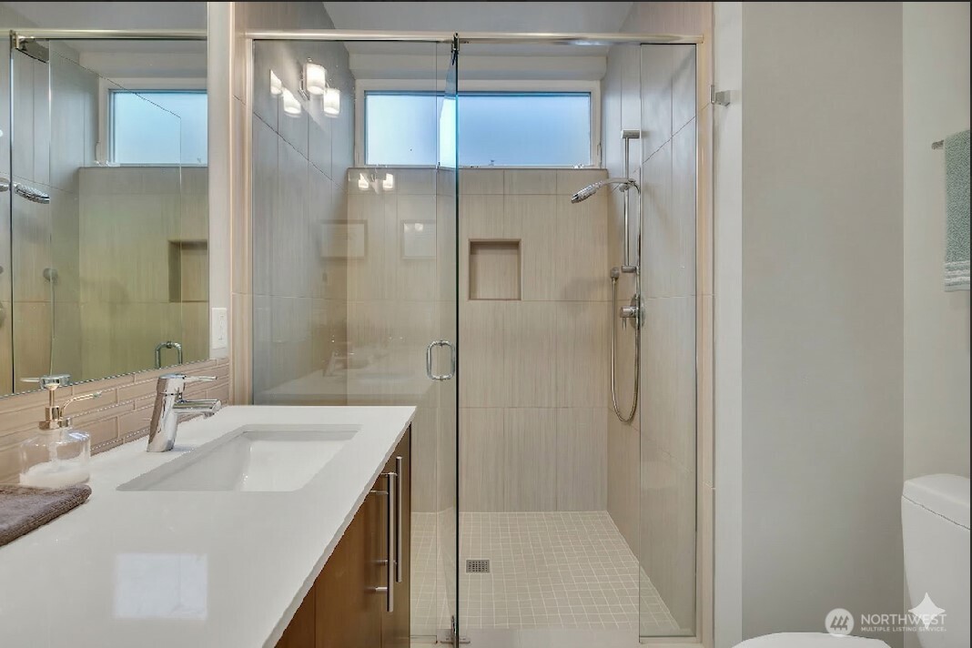 3639 13th Avenue W #C, Seattle, WA 98119