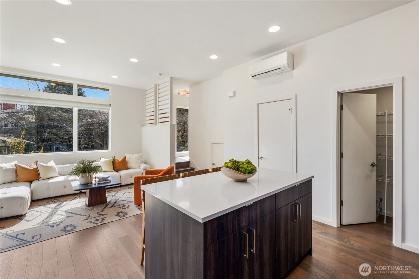 926 N 35th Street , Seattle, WA 98103