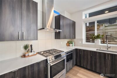 926 N 35th Street , Seattle, WA 98103 - Photo 15