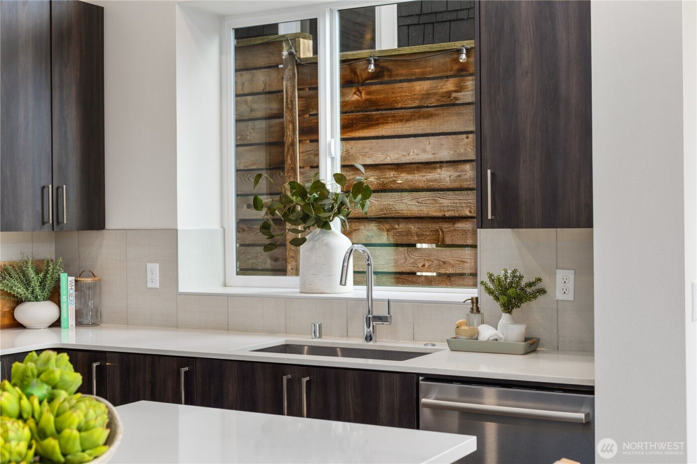 926 N 35th Street , Seattle, WA 98103