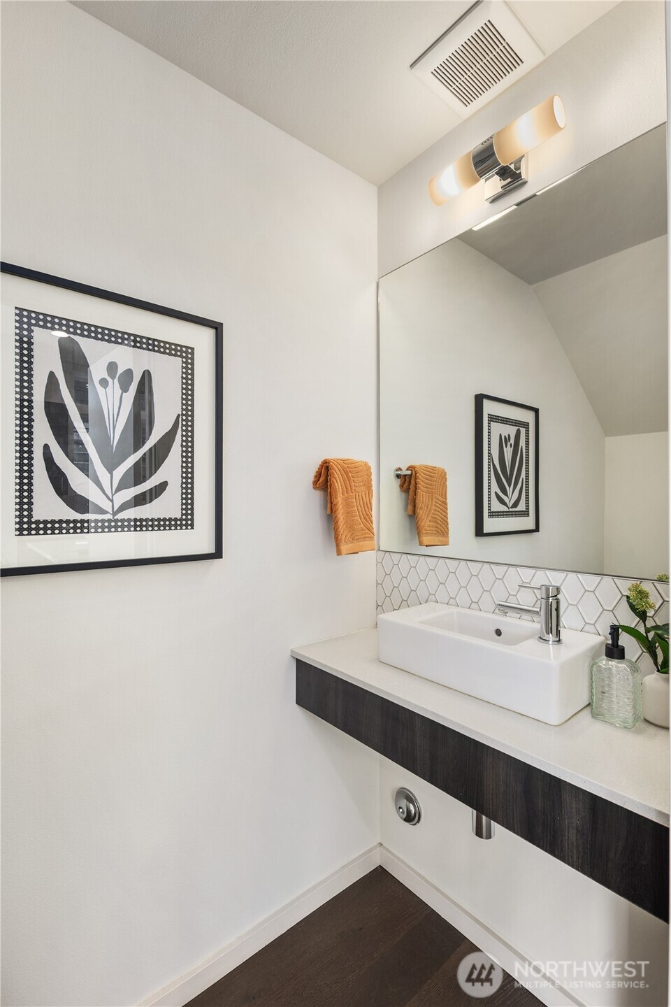 926 N 35th Street , Seattle, WA 98103