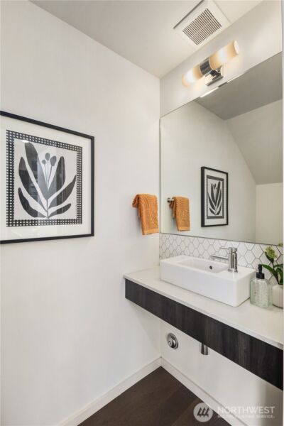 926 N 35th Street , Seattle, WA 98103 - Photo 18