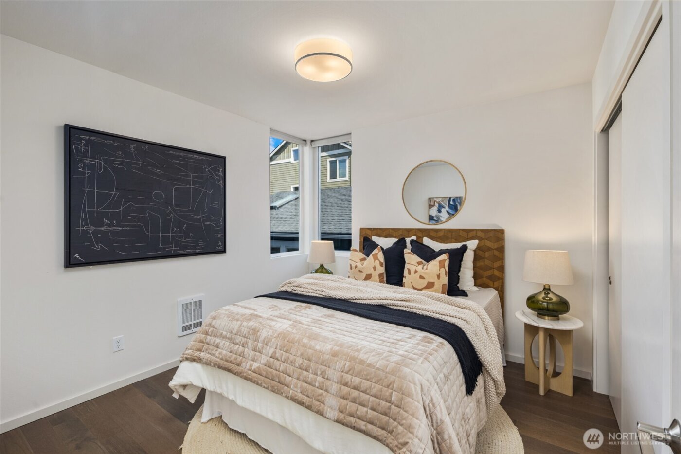 926 N 35th Street , Seattle, WA 98103