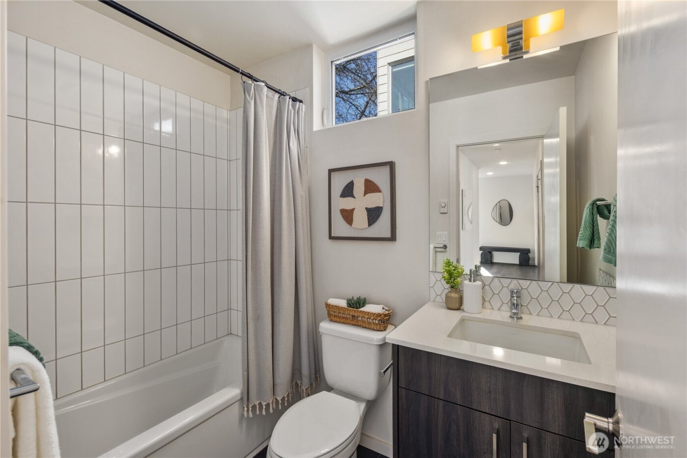 926 N 35th Street , Seattle, WA 98103