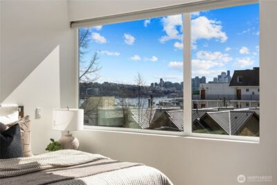 926 N 35th Street , Seattle, WA 98103 - Photo 27