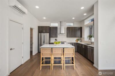 926 N 35th Street , Seattle, WA 98103 - Photo 9