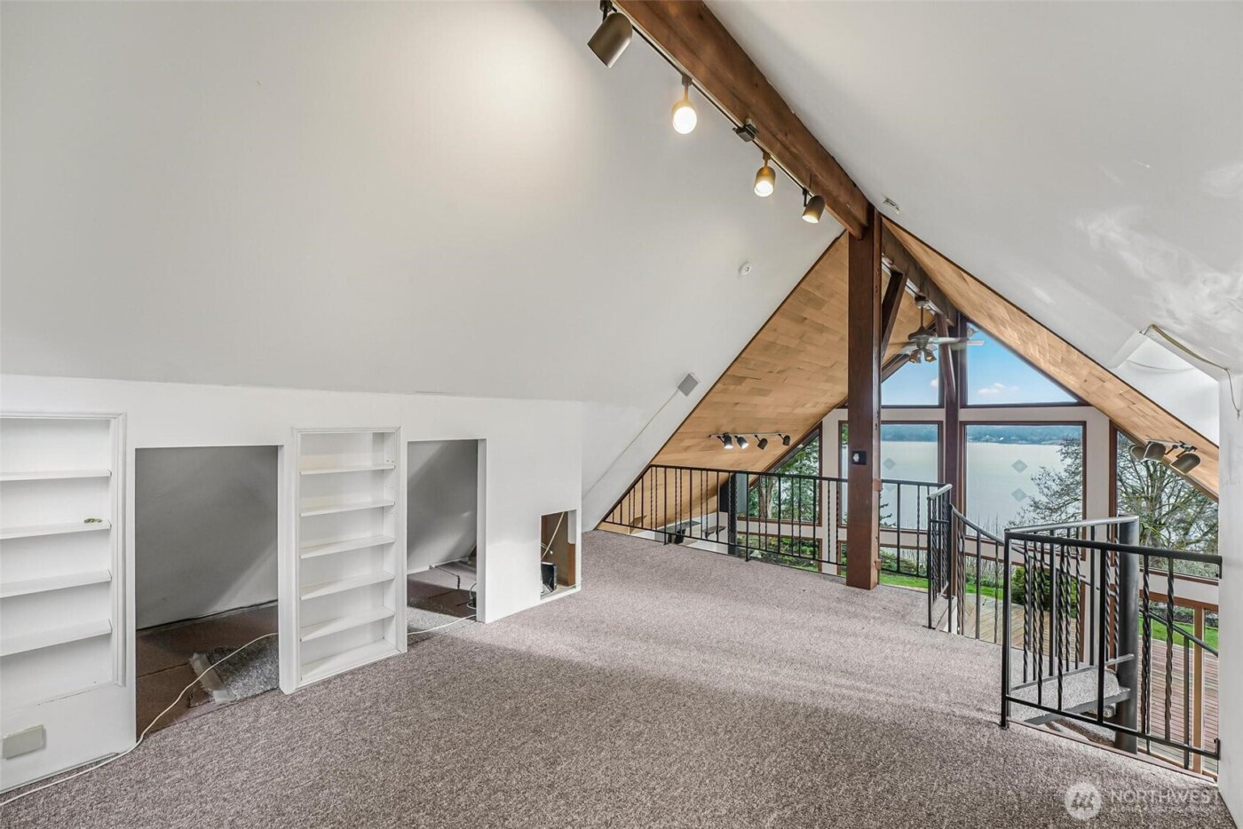 3968 S East Camano Drive , Camano Island, WA 98282