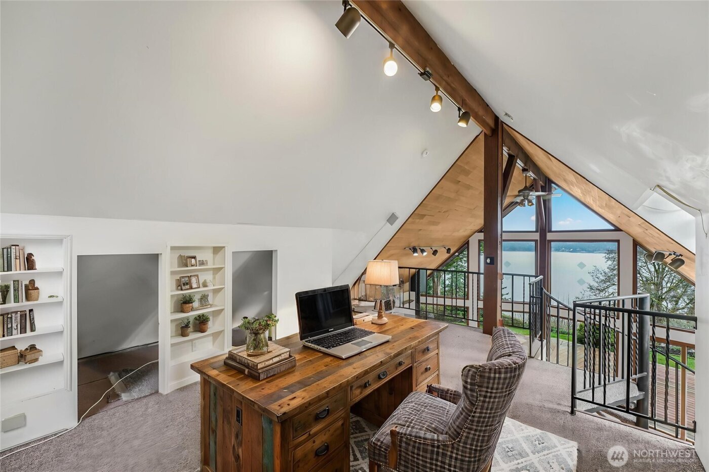 3968 S East Camano Drive , Camano Island, WA 98282