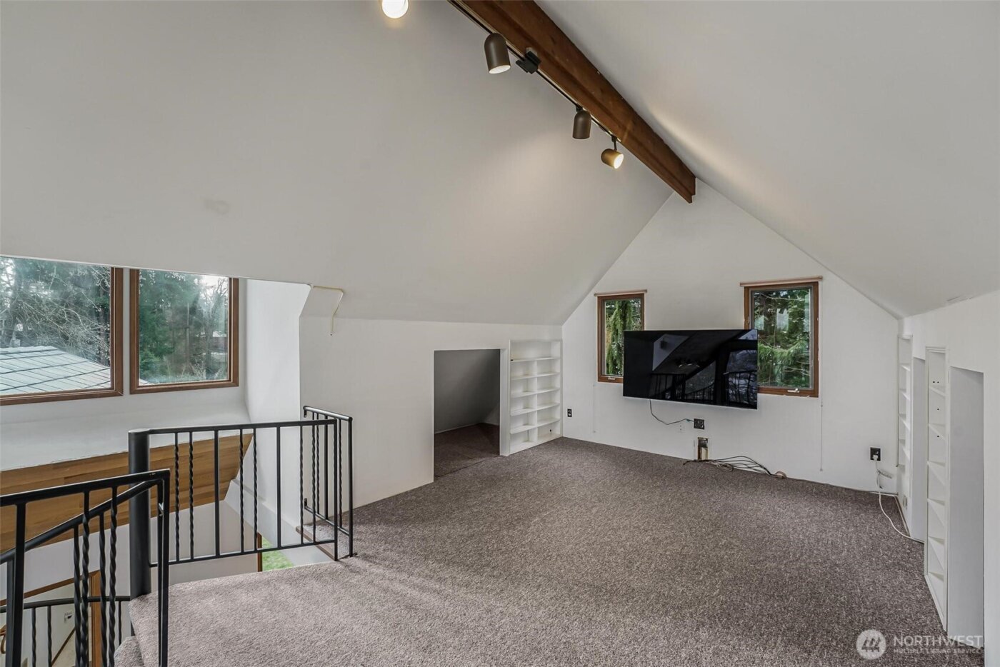 3968 S East Camano Drive , Camano Island, WA 98282