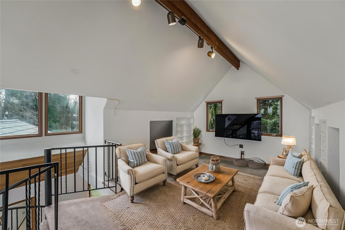 3968 S East Camano Drive , Camano Island, WA 98282