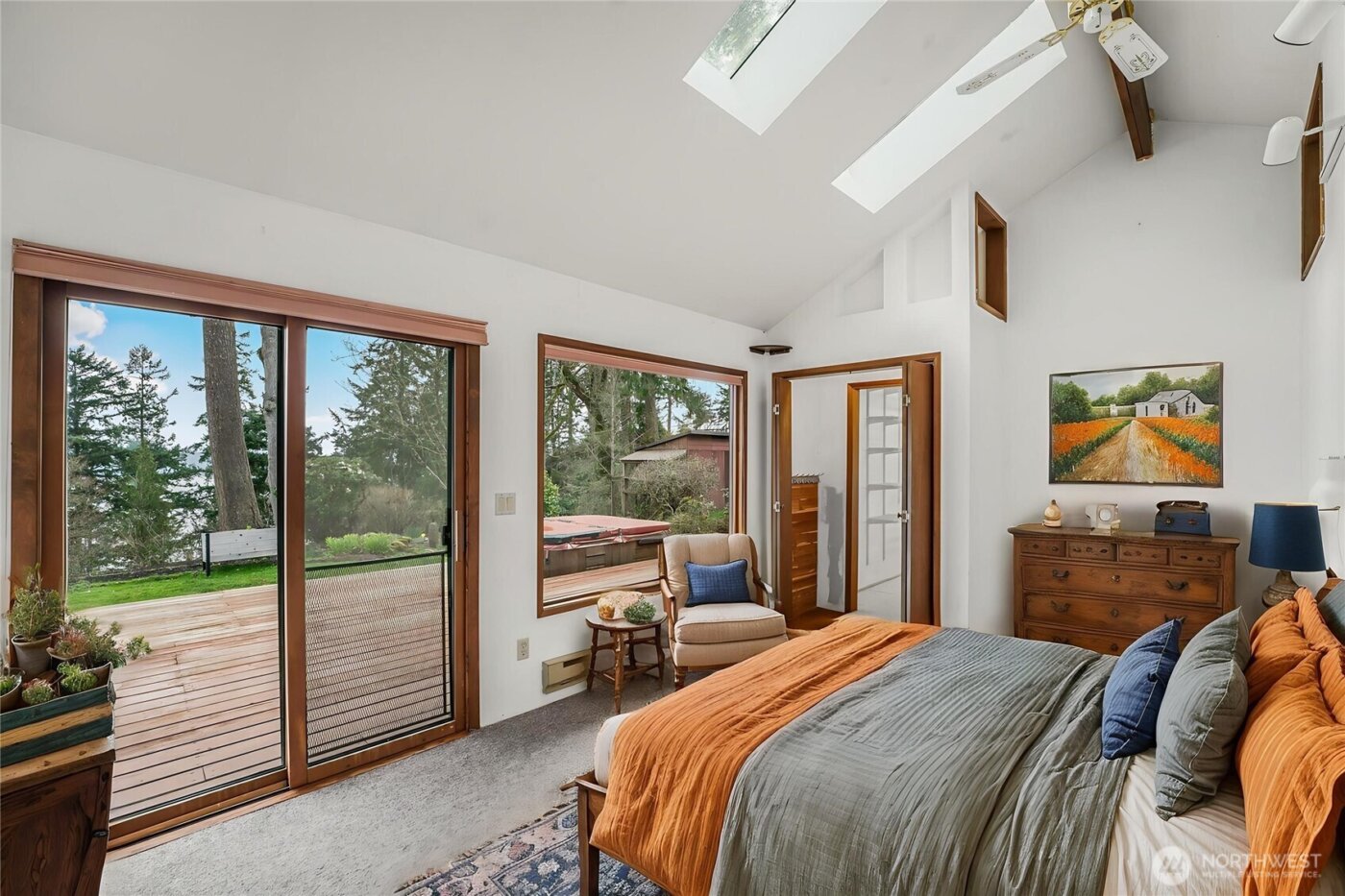 3968 S East Camano Drive , Camano Island, WA 98282