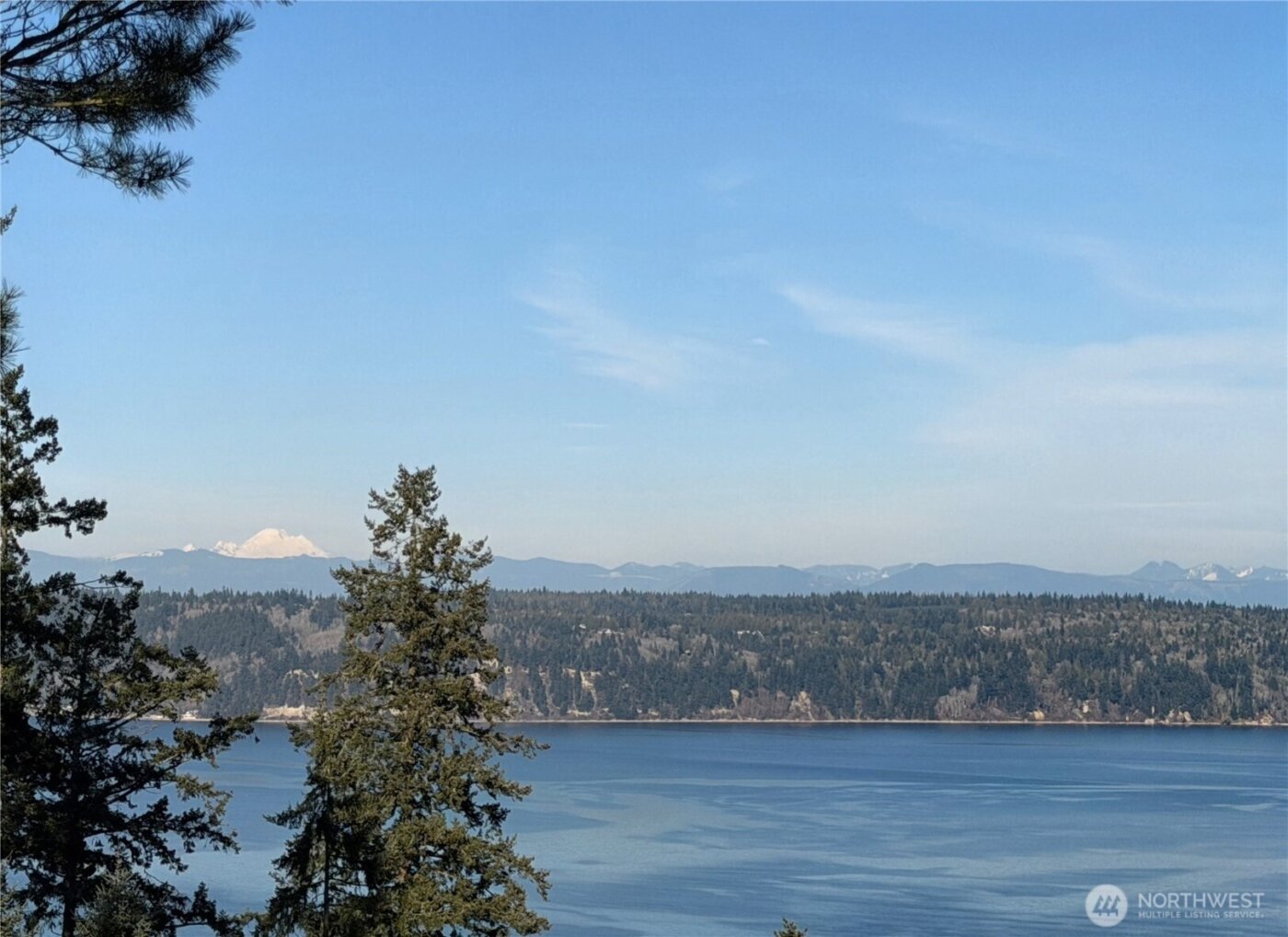 3968 S East Camano Drive , Camano Island, WA 98282