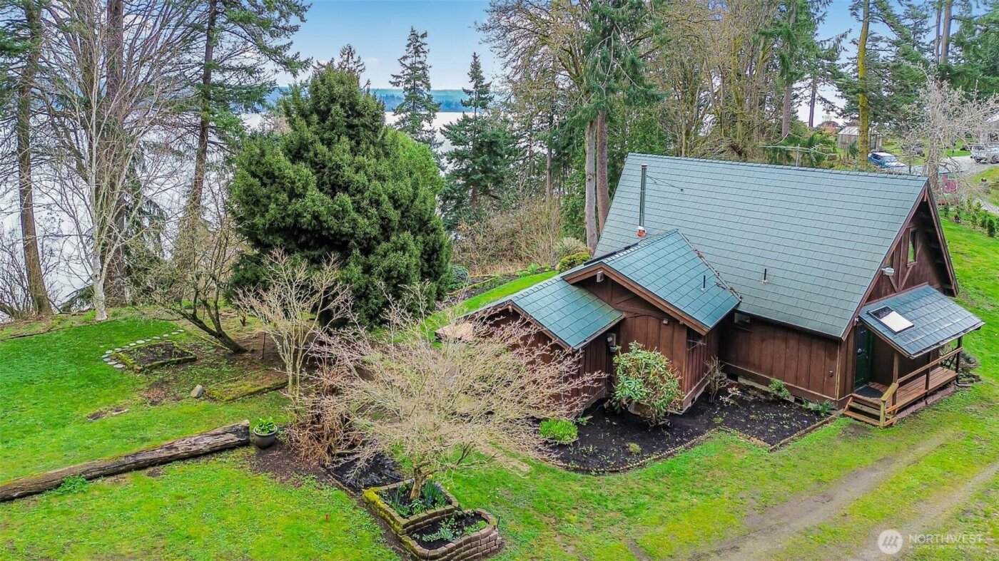 3968 S East Camano Drive , Camano Island, WA 98282