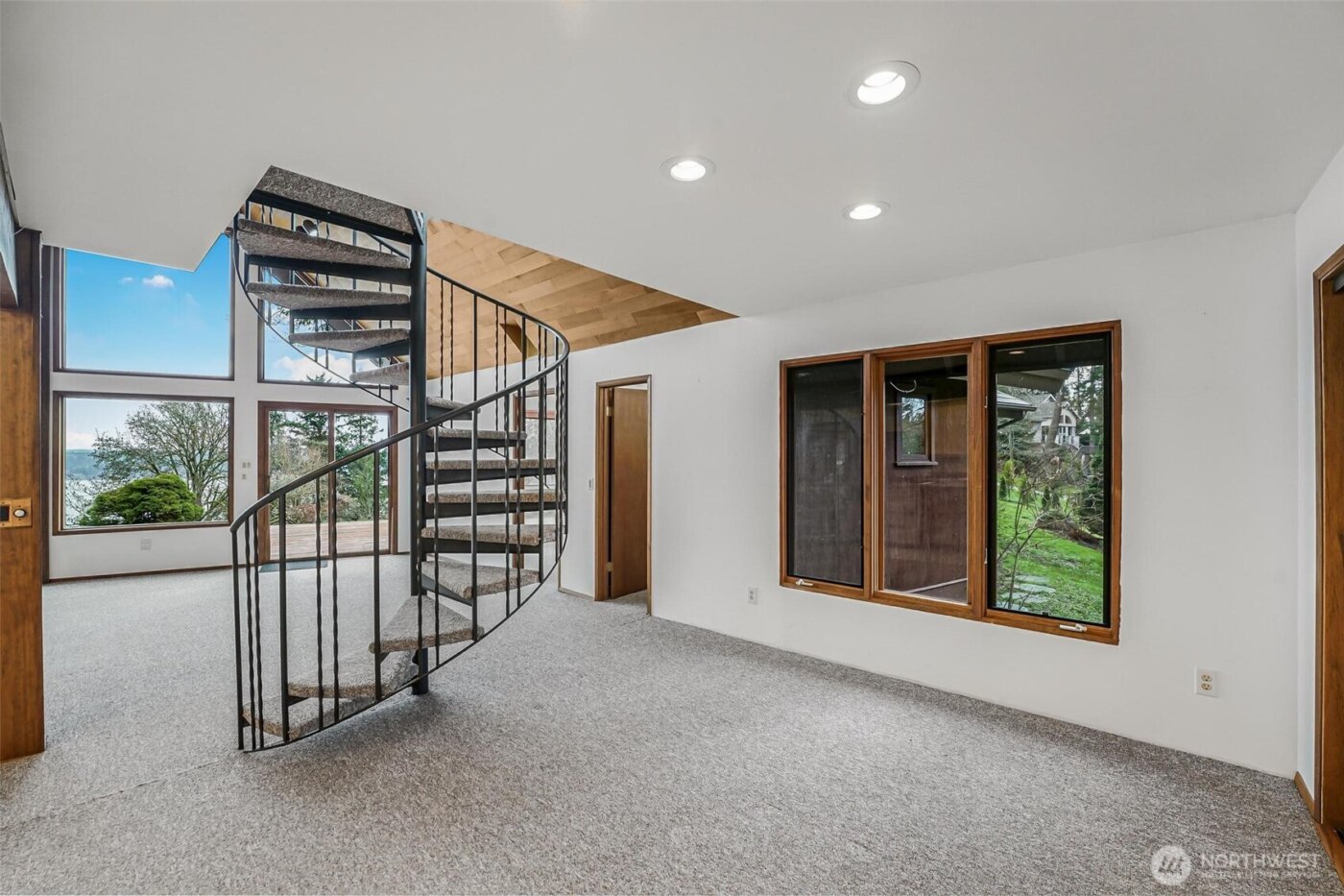 3968 S East Camano Drive , Camano Island, WA 98282