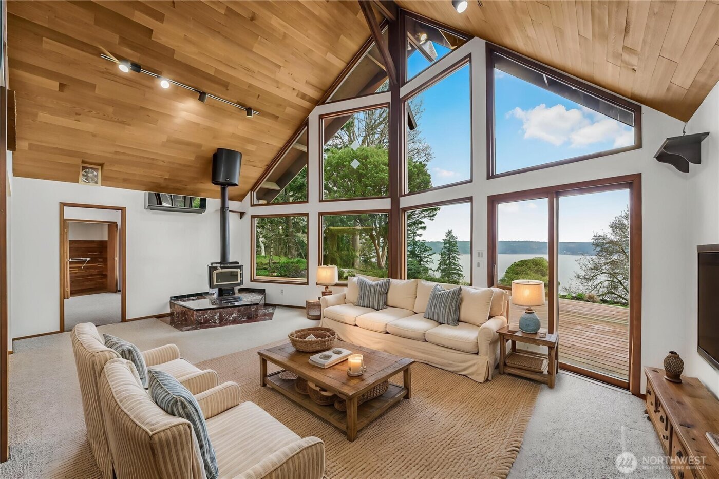 3968 S East Camano Drive , Camano Island, WA 98282