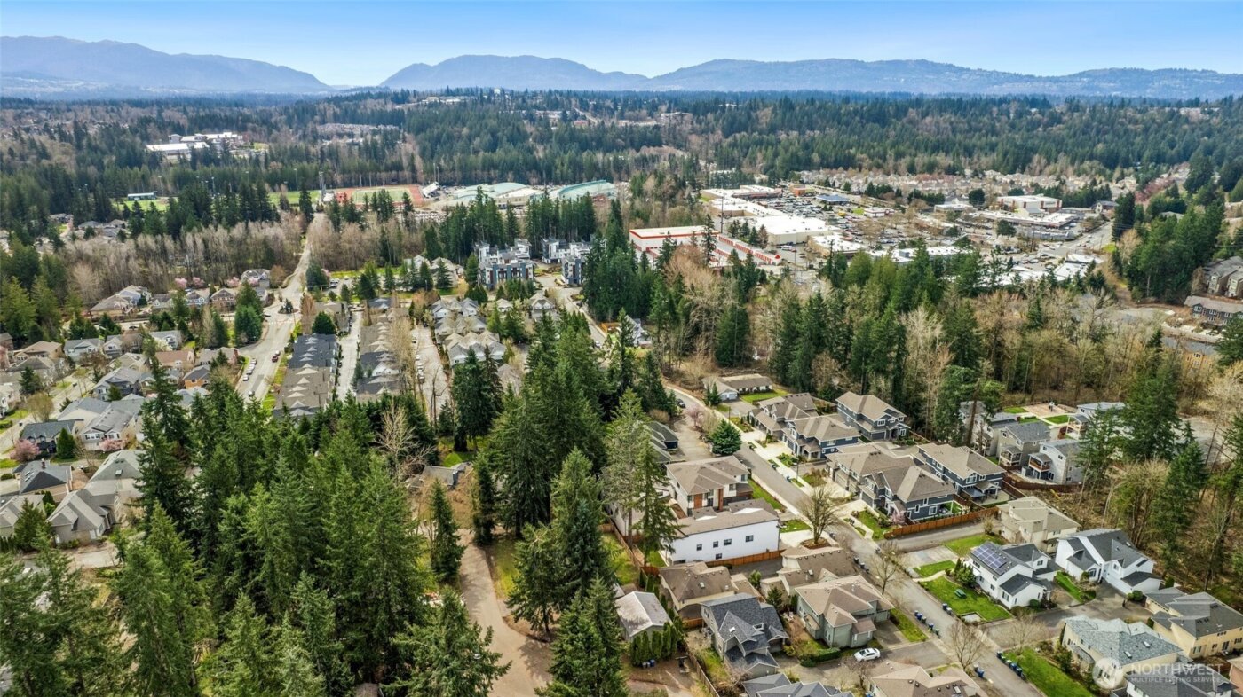 23217 NE 10th Place , Sammamish, WA 98074