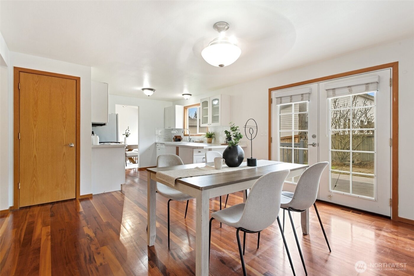 23217 NE 10th Place , Sammamish, WA 98074