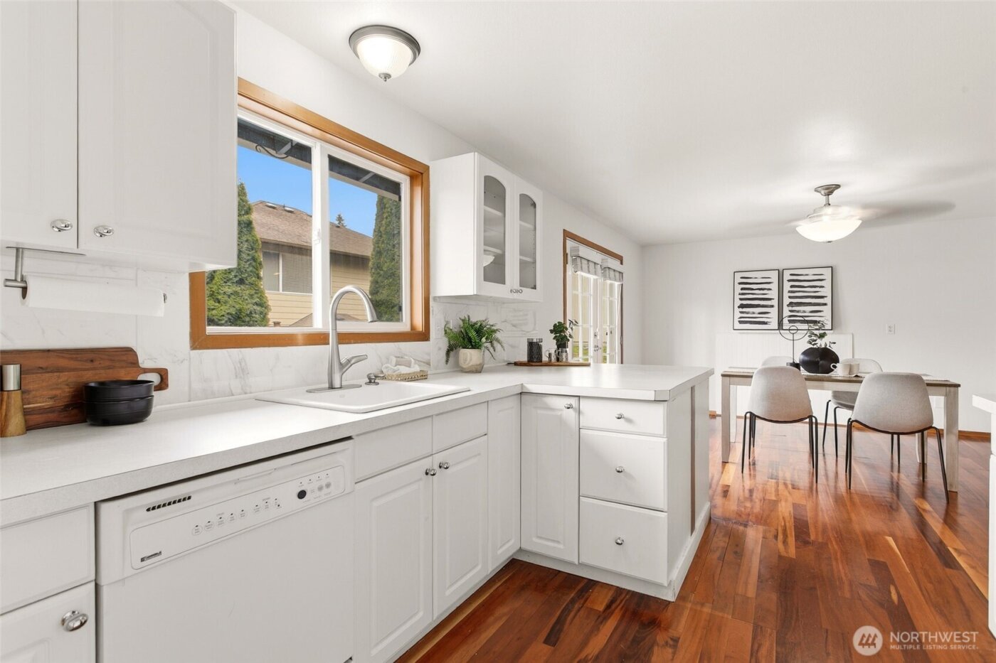 23217 NE 10th Place , Sammamish, WA 98074