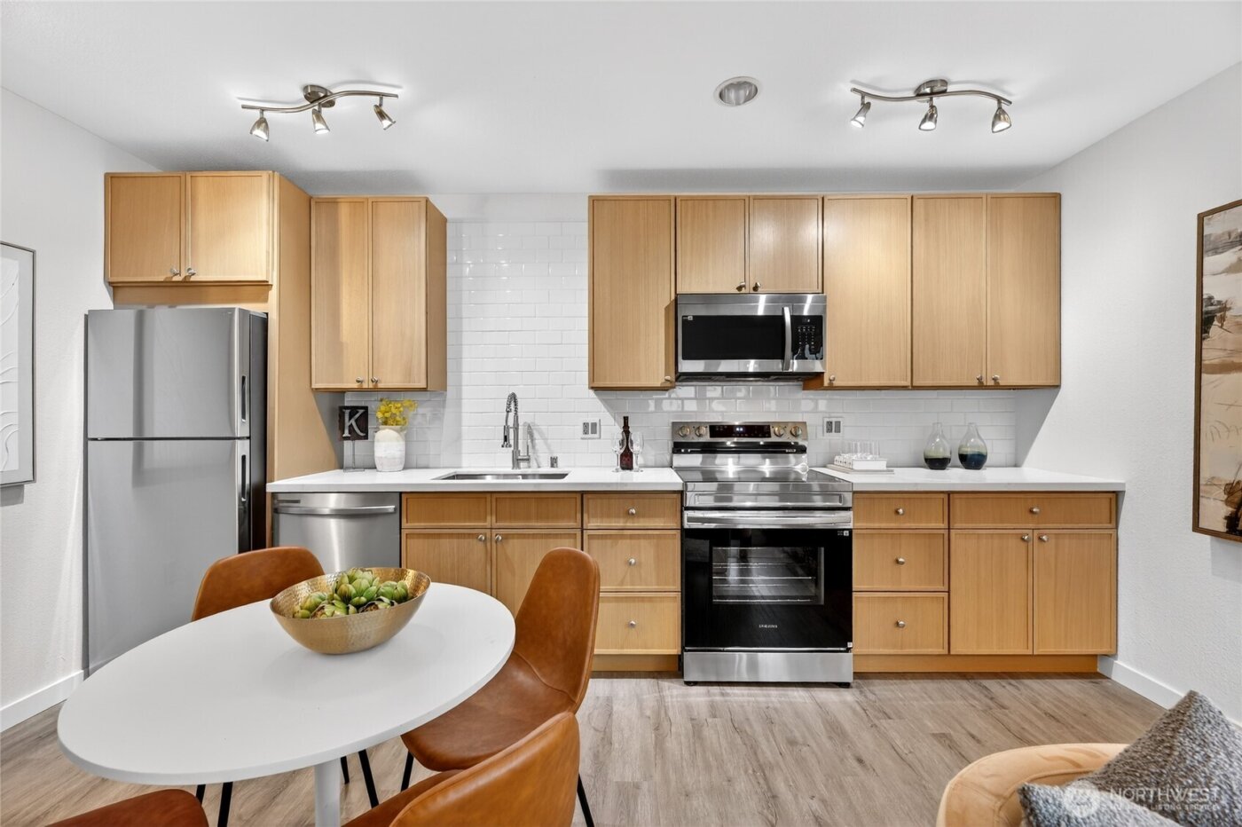 6547 42nd Avenue SW #303, Seattle, WA 98136