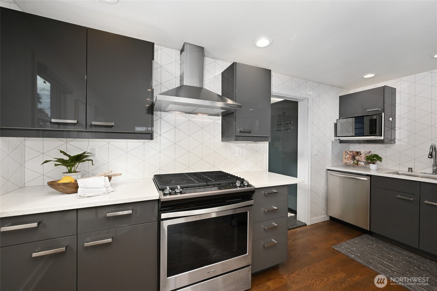 2849 36th Avenue W, Seattle, WA 98199