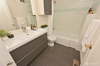 2849 36th Avenue W, Seattle, WA 98199 - Photo 23