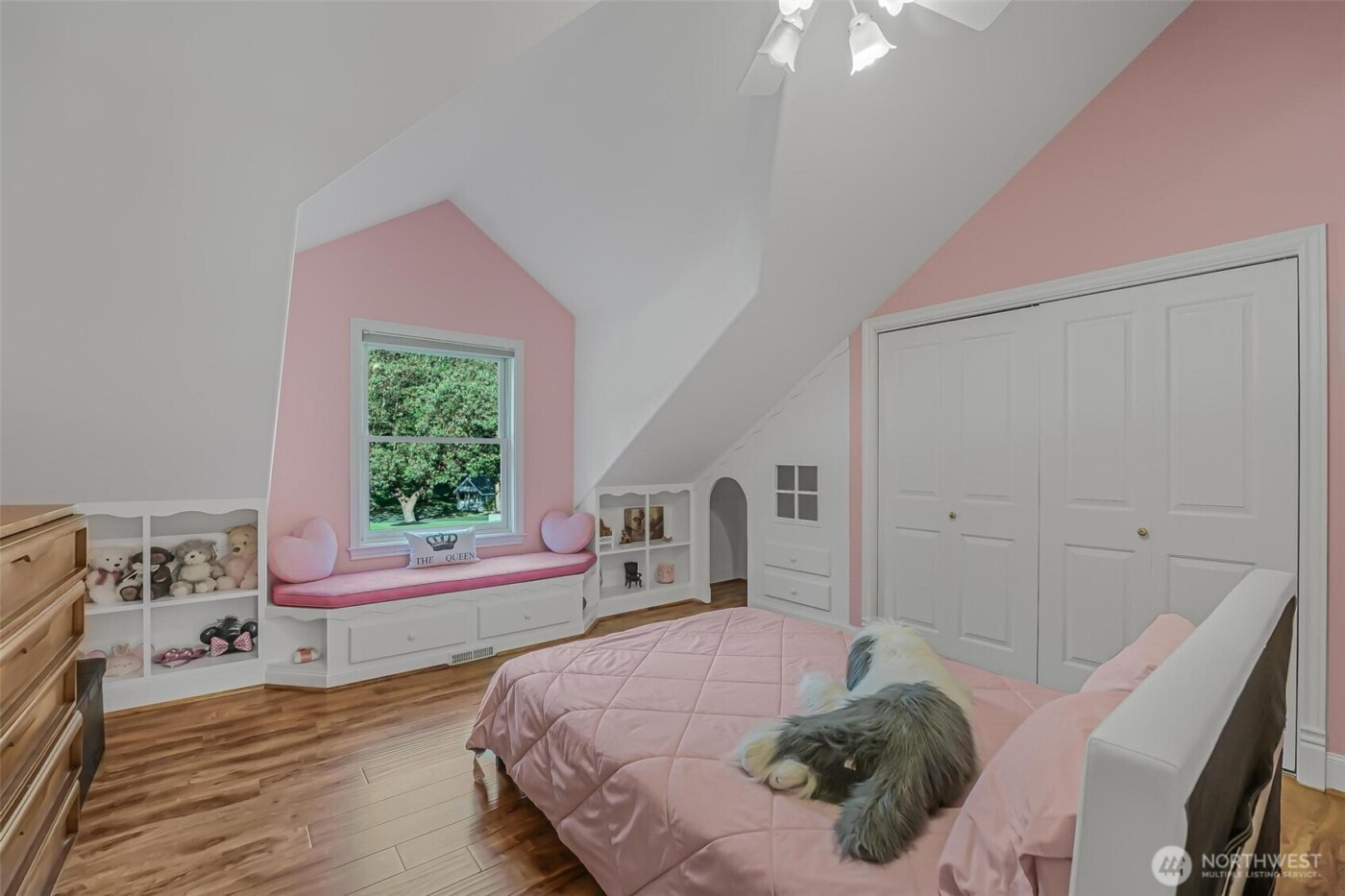 528 Waynes Ridge Circle , Camano Island, WA 98282