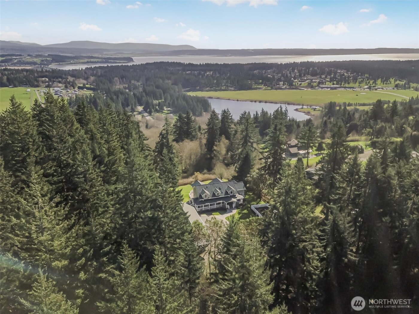 528 Waynes Ridge Circle , Camano Island, WA 98282