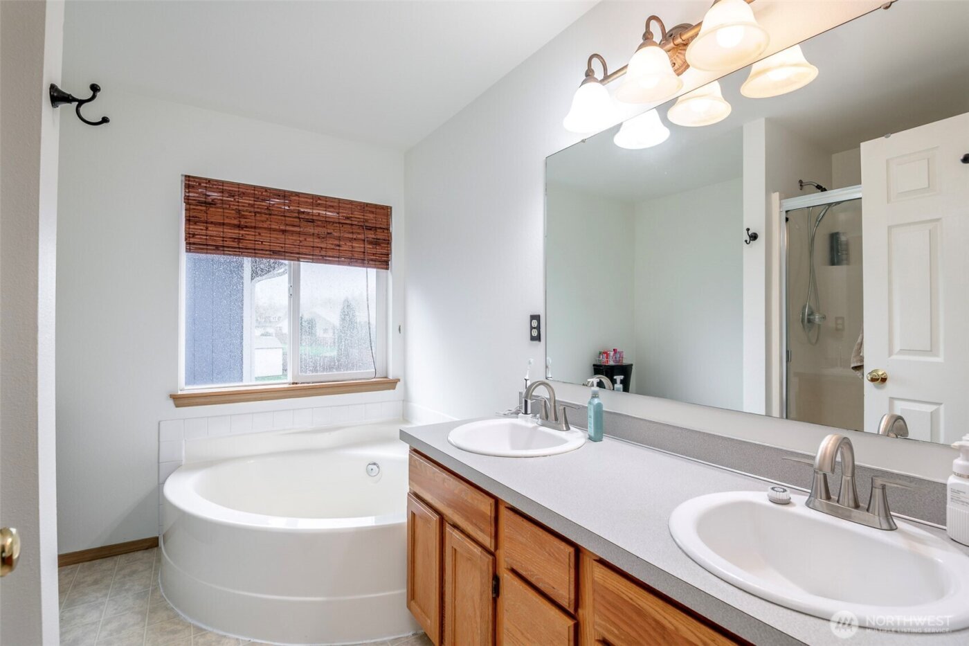 11008 184th Avenue , Bonney Lake, WA 98391