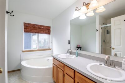 11008 184th Avenue , Bonney Lake, WA 98391 - Photo 16