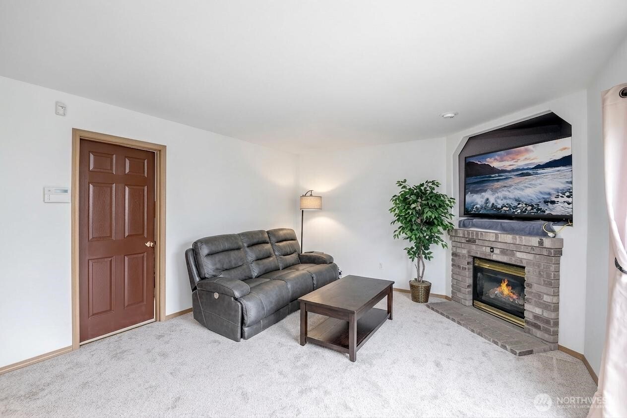 11008 184th Avenue , Bonney Lake, WA 98391