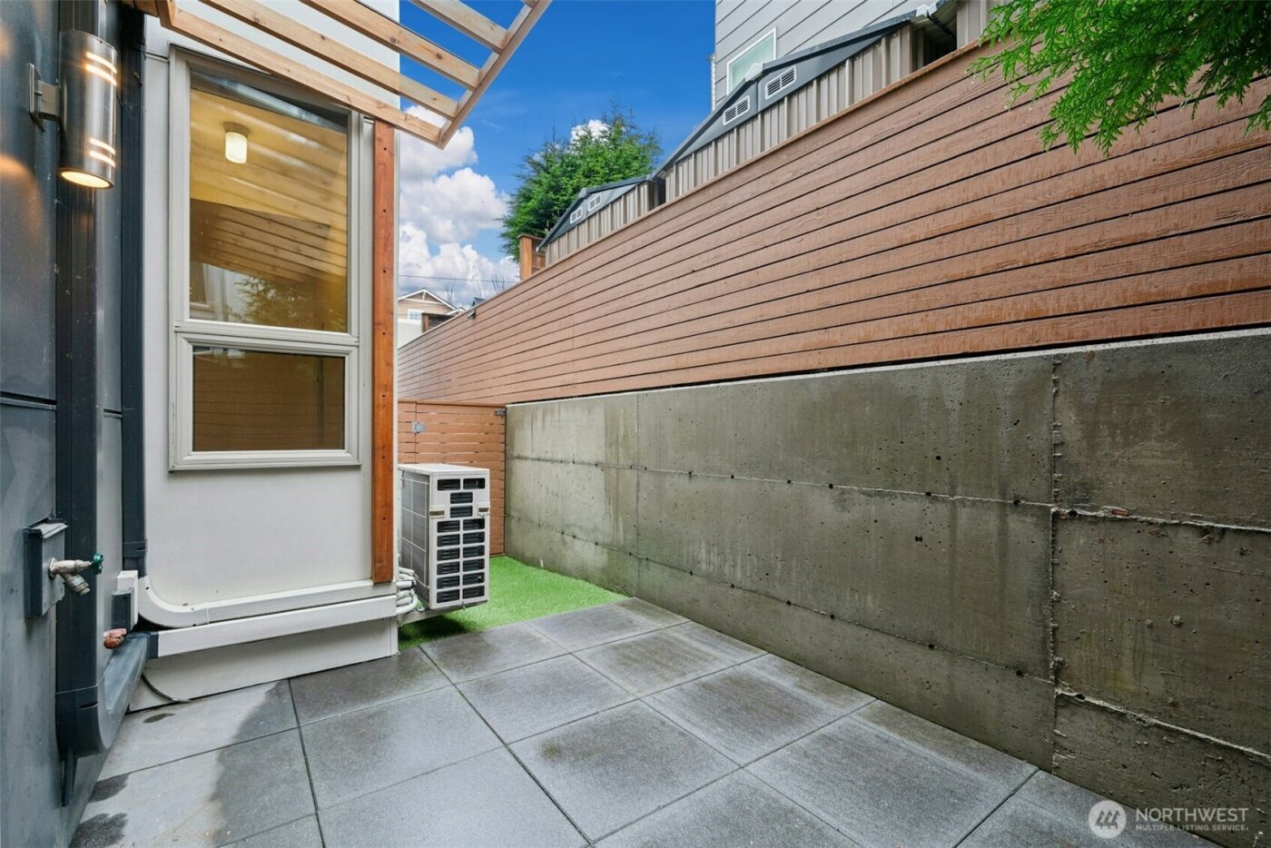 2114 E James Street , Seattle, WA 98122