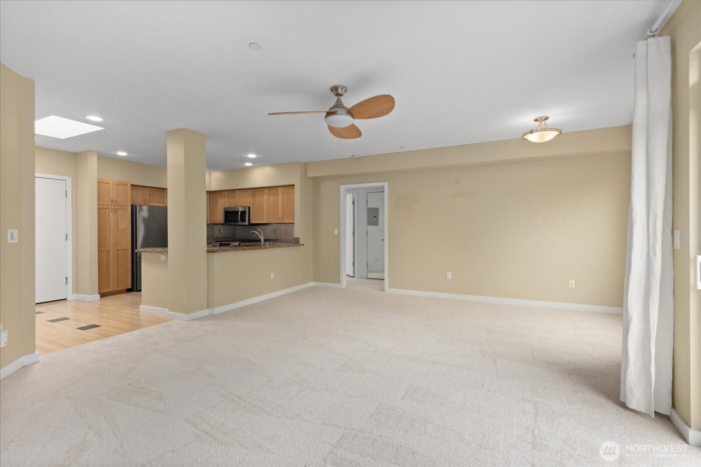 925 110th Avenue NE #PH05, Bellevue, WA 98004
