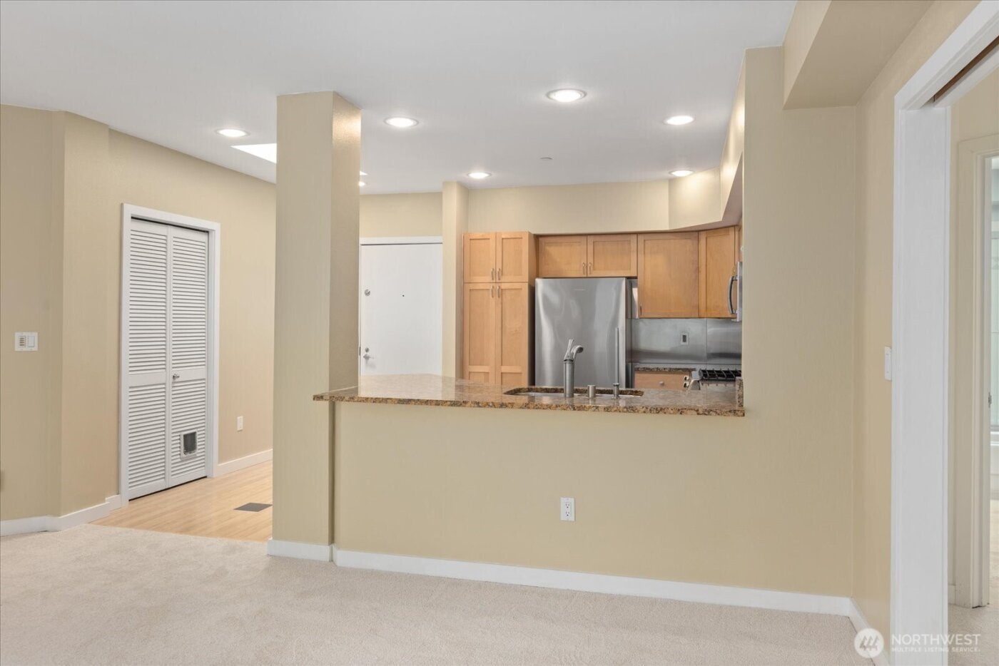 925 110th Avenue NE #PH05, Bellevue, WA 98004
