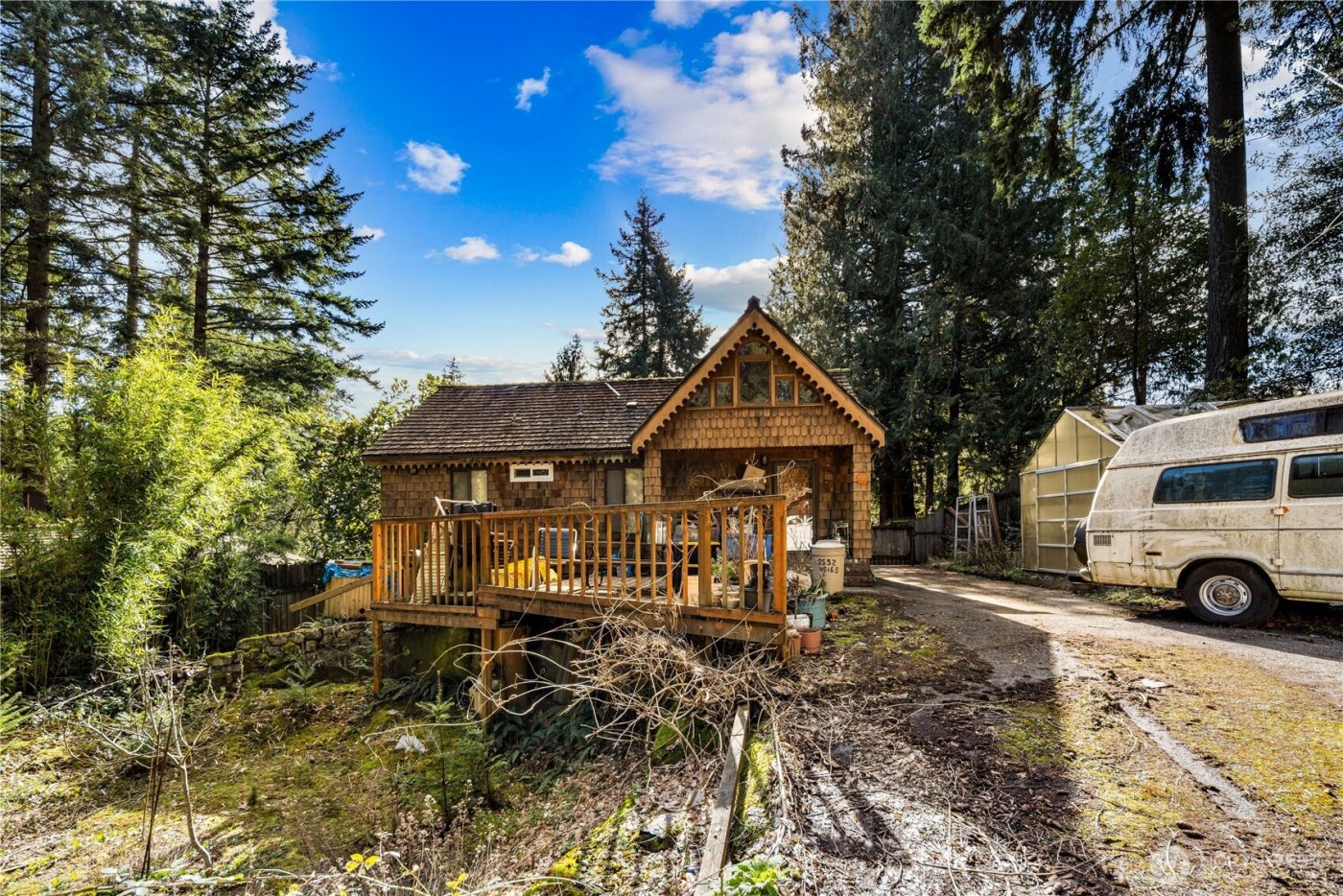 2552 NE 168th Street , Lake Forest Park, WA 98155