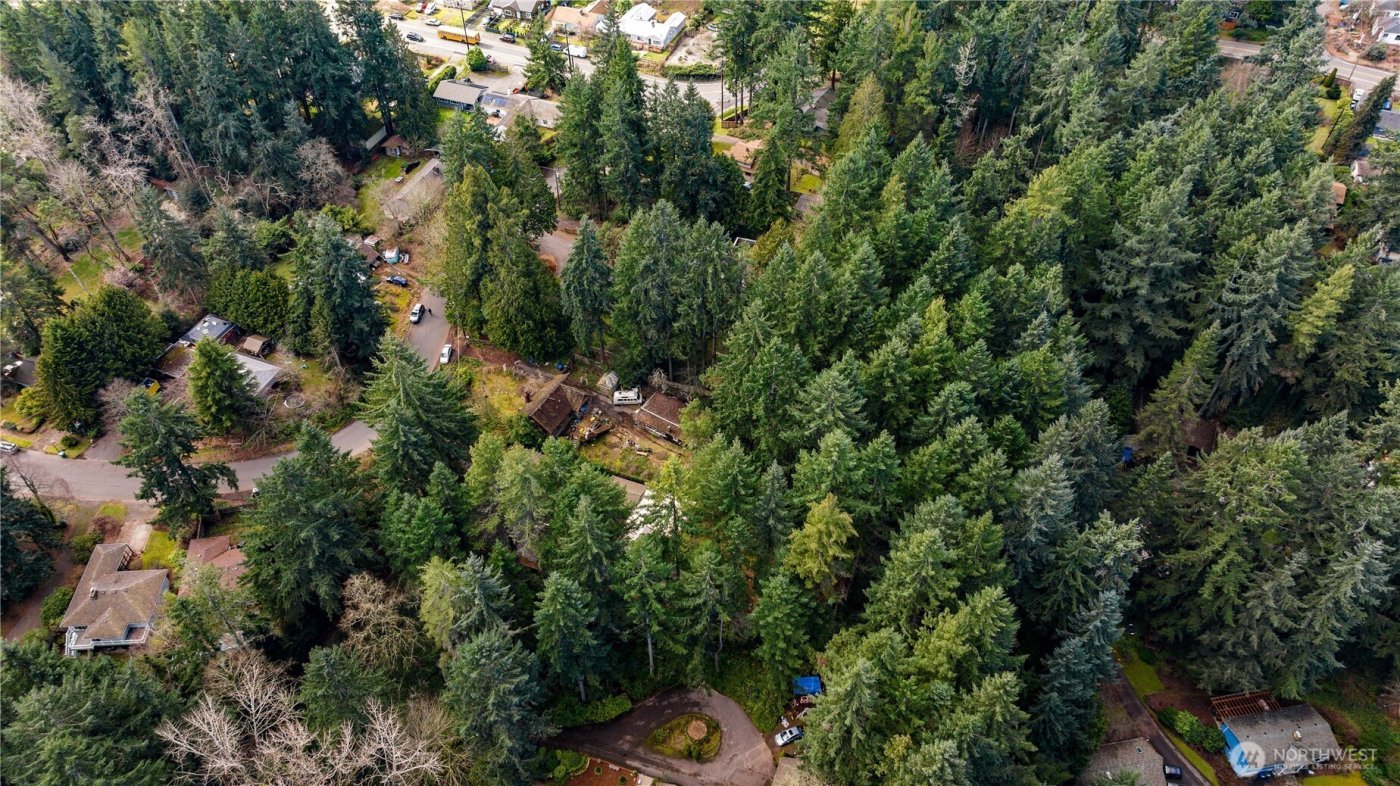 2552 NE 168th Street , Lake Forest Park, WA 98155