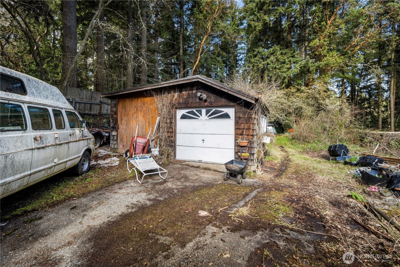 2552 NE 168th Street , Lake Forest Park, WA 98155