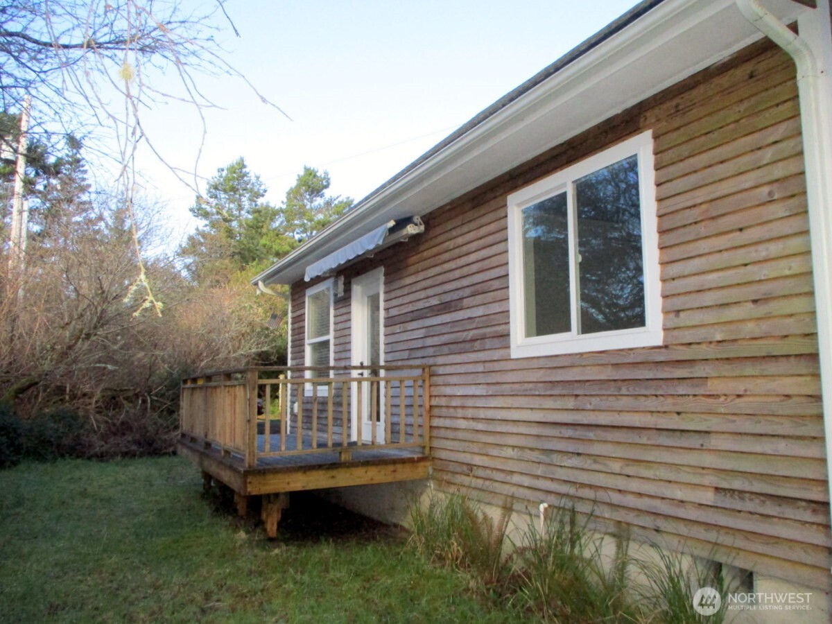 160 S Port Loop SW, Ocean Shores, WA 98569