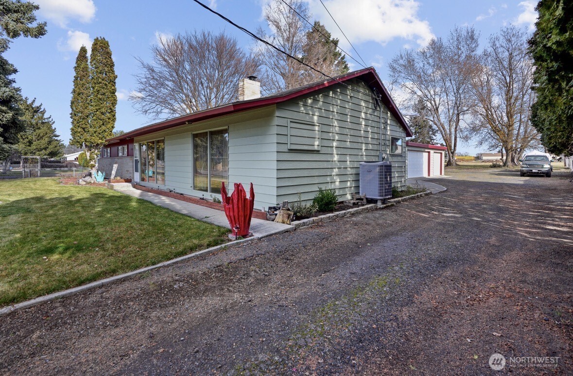 4059 NE Dunn Street , Moses Lake, WA 98837