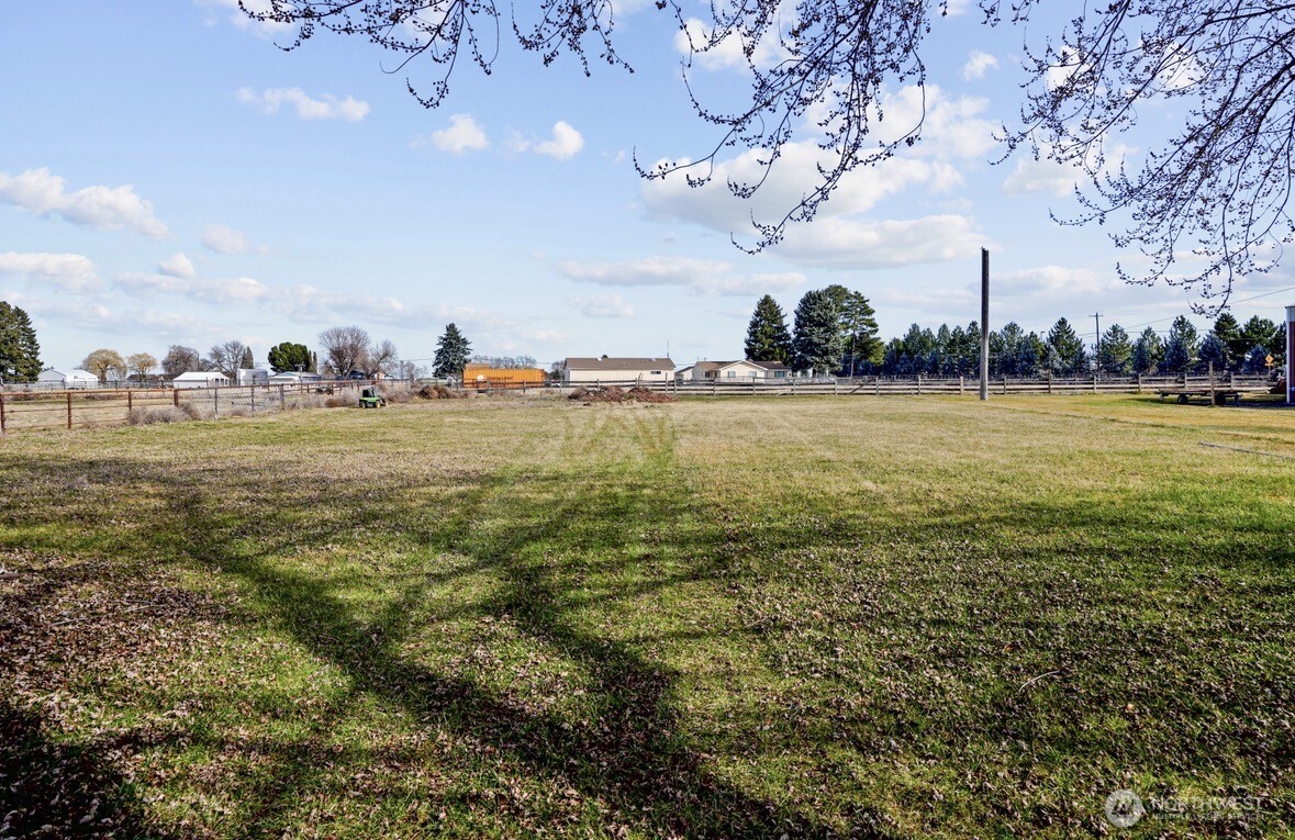 4059 NE Dunn Street , Moses Lake, WA 98837