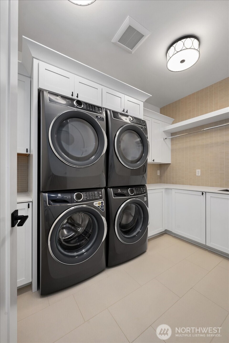 10924 SE 24th Place , Bellevue, WA 98004