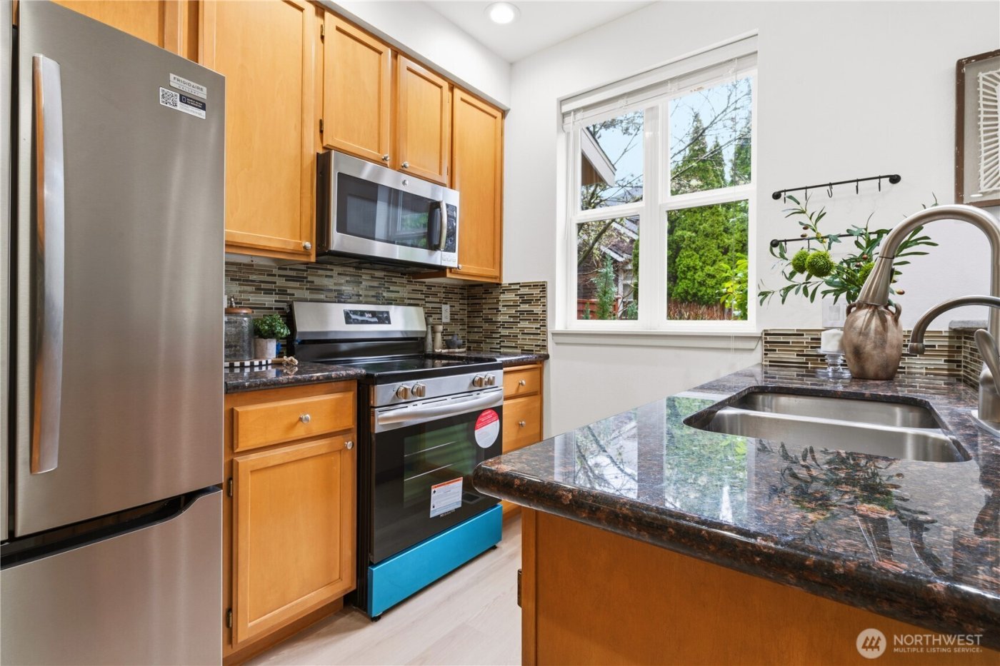 15648 NE 93rd Wy #B1702, Redmond, WA 98052