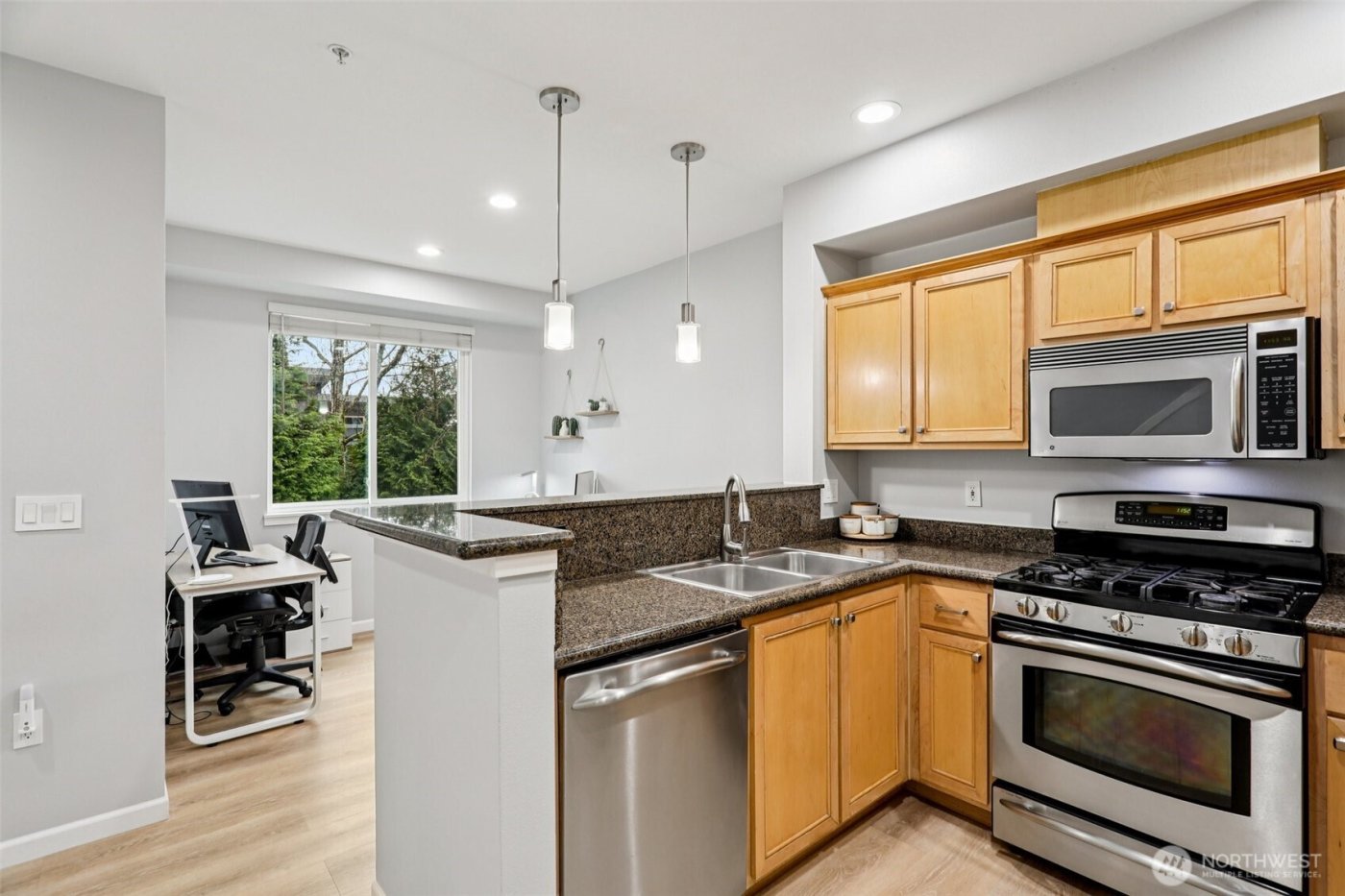 21264 SE 42nd Lane #21264, Issaquah, WA 98029