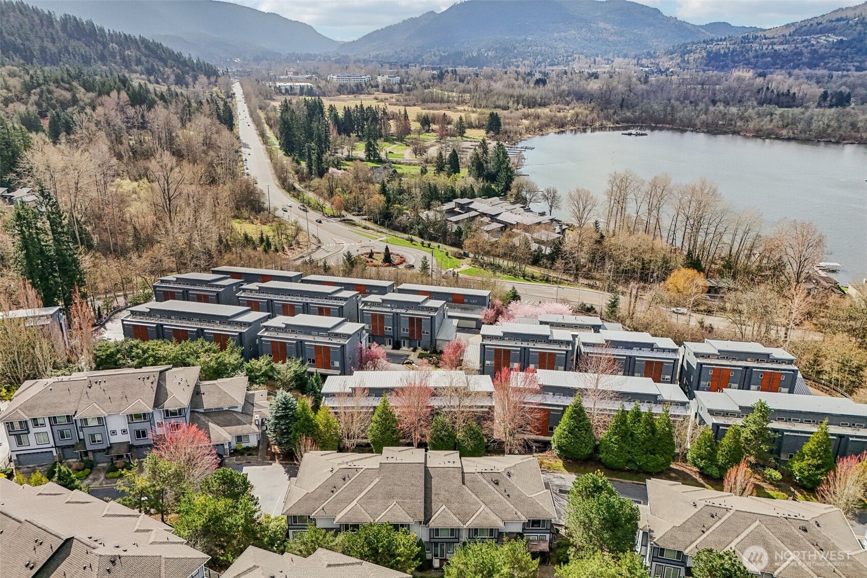 21264 SE 42nd Lane #21264, Issaquah, WA 98029