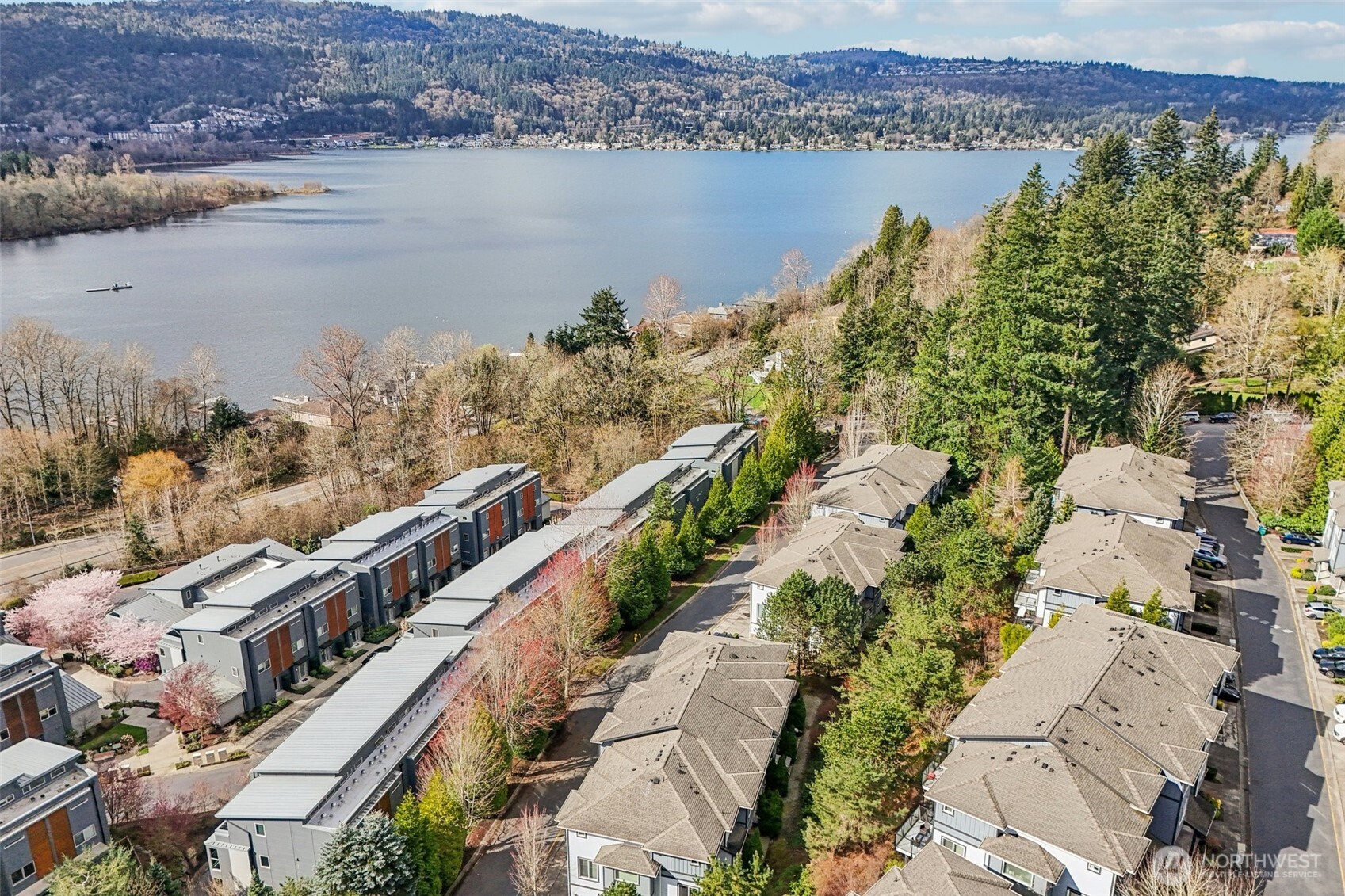 21264 SE 42nd Lane #21264, Issaquah, WA 98029