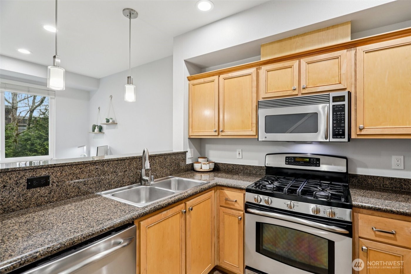 21264 SE 42nd Lane #21264, Issaquah, WA 98029