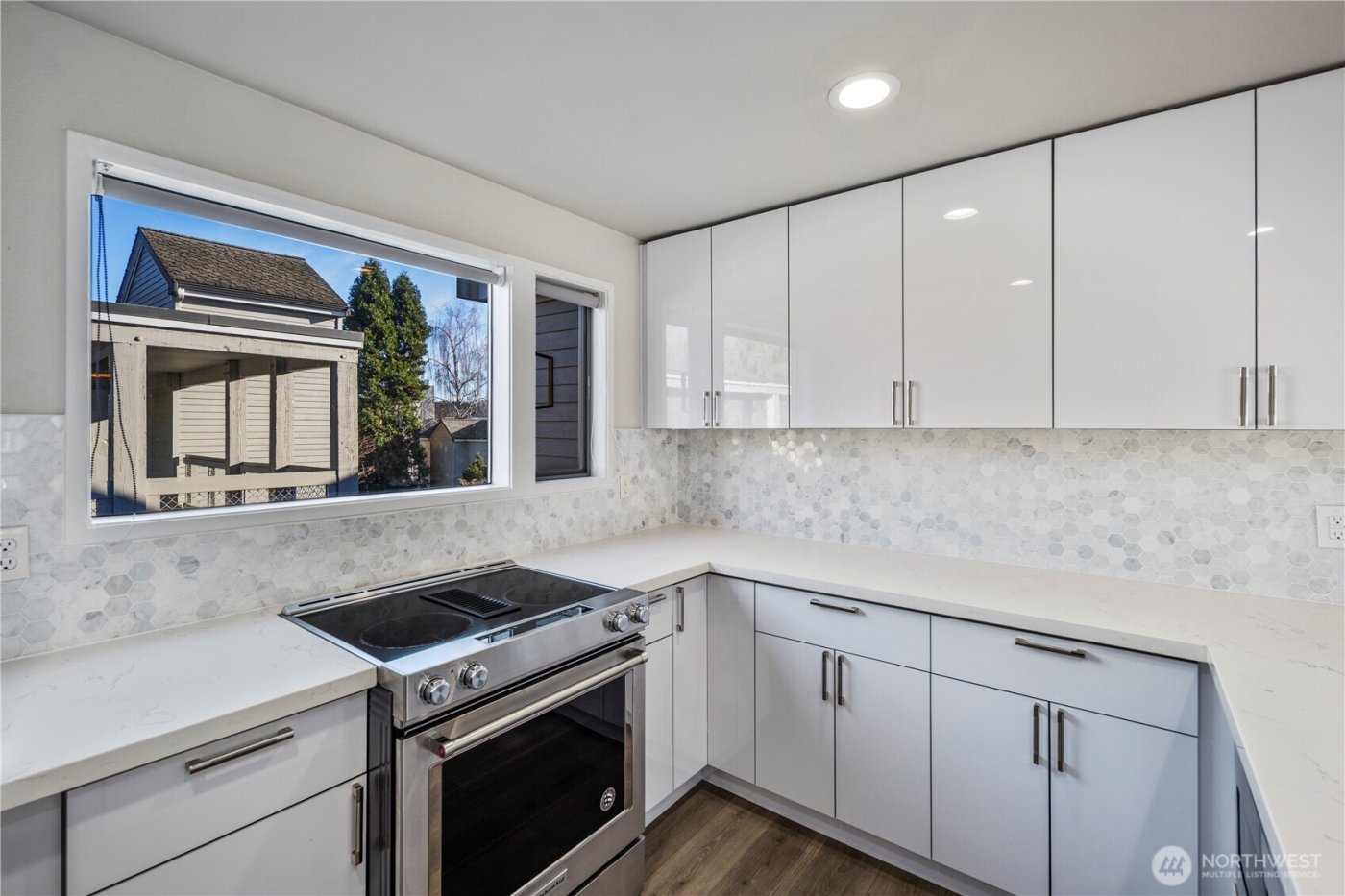 6121 NE 175th Street #A402, Kenmore, WA 98028