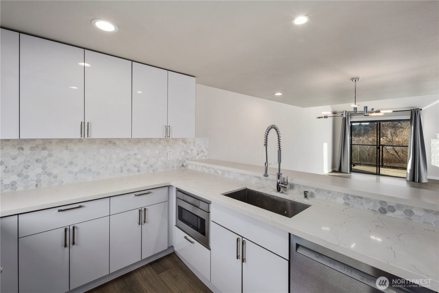 6121 NE 175th Street #A402, Kenmore, WA 98028