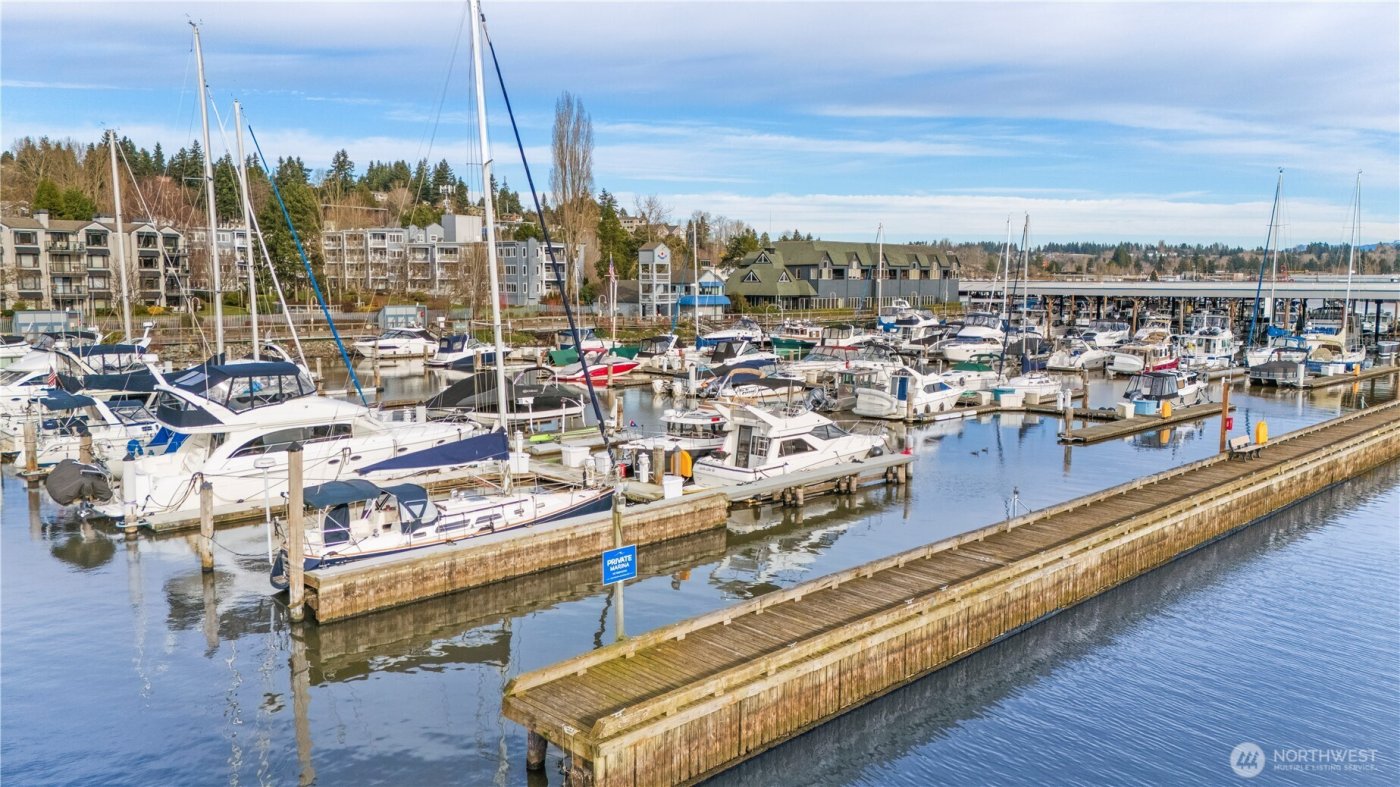 6121 NE 175th Street #A402, Kenmore, WA 98028