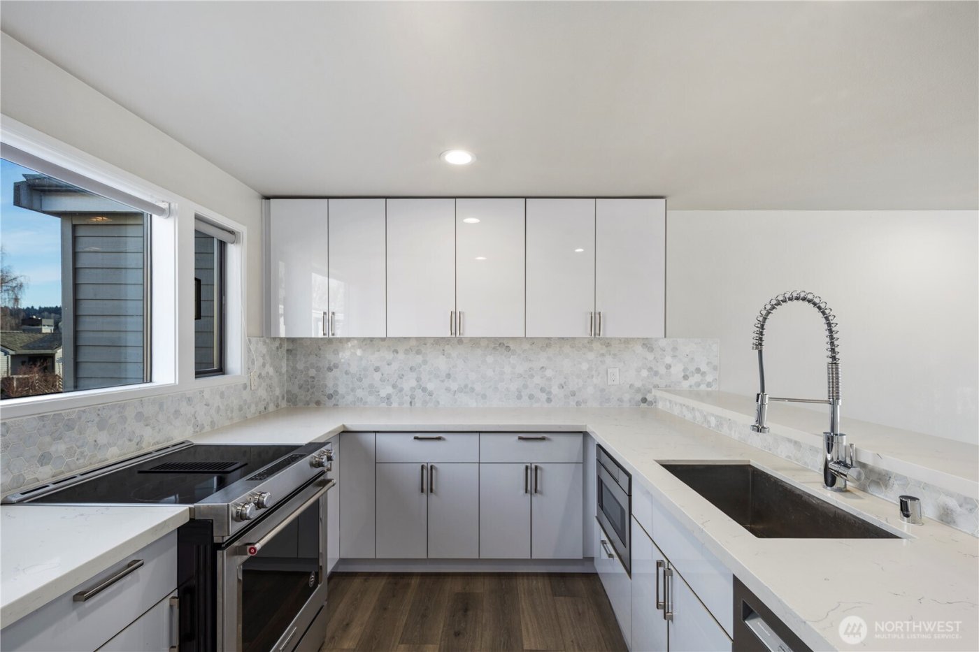 6121 NE 175th Street #A402, Kenmore, WA 98028